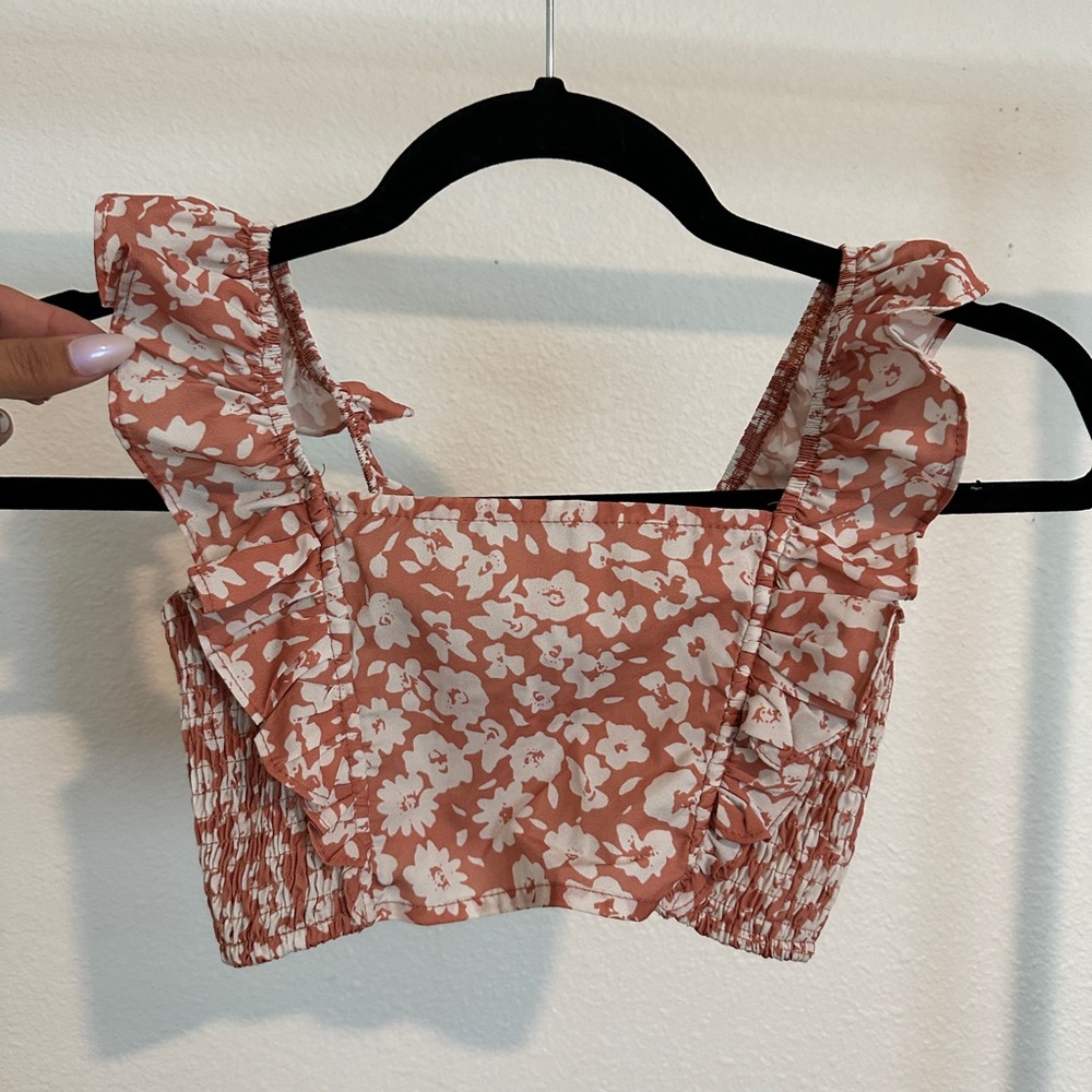 SHEIN Stylish Pink and White Crop Top